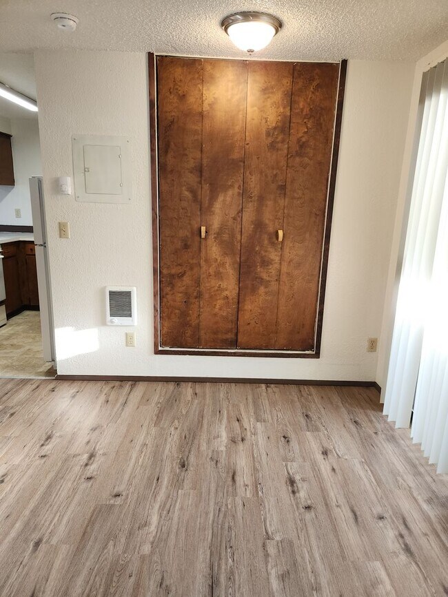 Building Photo - 47-47 N 8th St