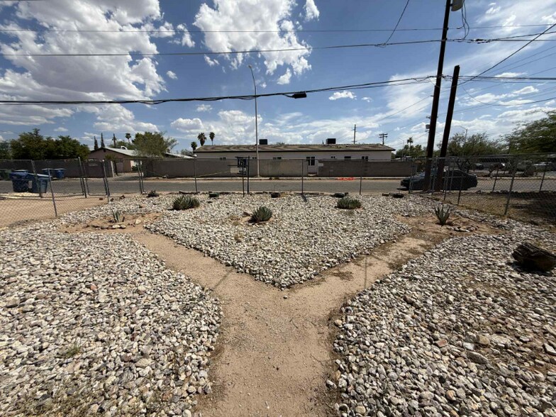 Building Photo - 5709 E 26th St