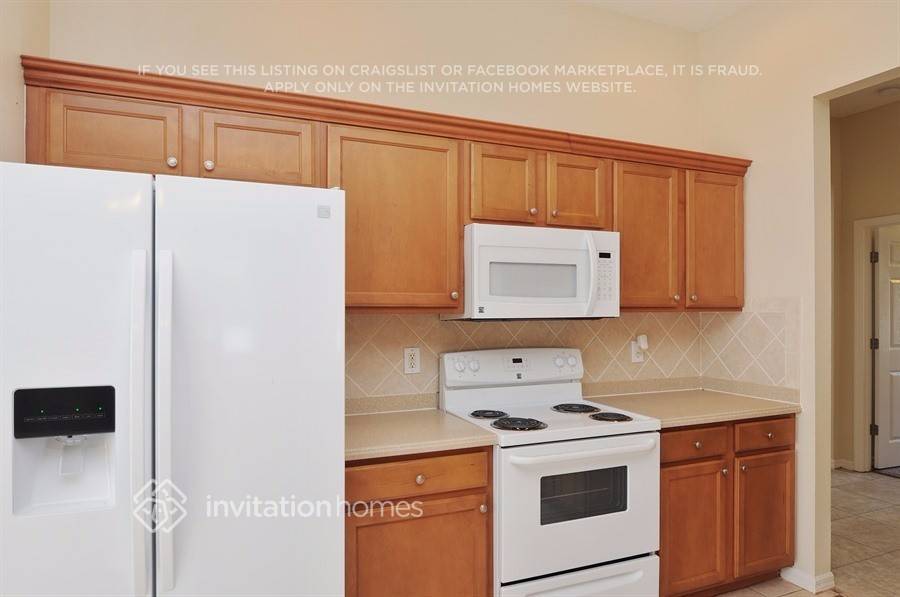 Building Photo - 6034 39th Ct E