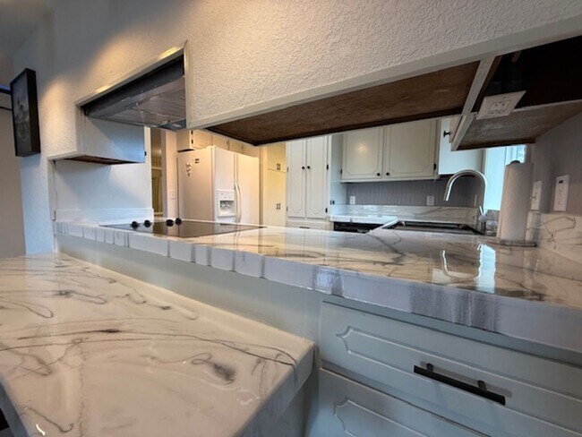 Building Photo - Spacious 3 Bedroom, 2 Bath home in Quality North Bend Neighborhood!