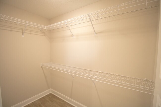 Building Photo - 122 Enclave Ct