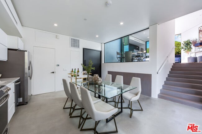 Building Photo - 857 Hilldale Ave