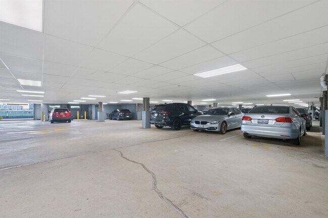 Building Photo - 26 Ave at Port Imperial