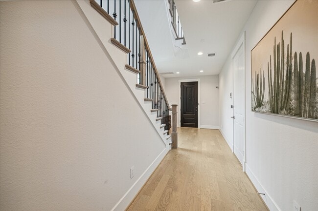 Building Photo - 2803 Hicks St