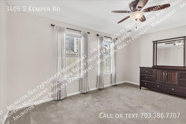 Building Photo - 3405 S Kemper Rd