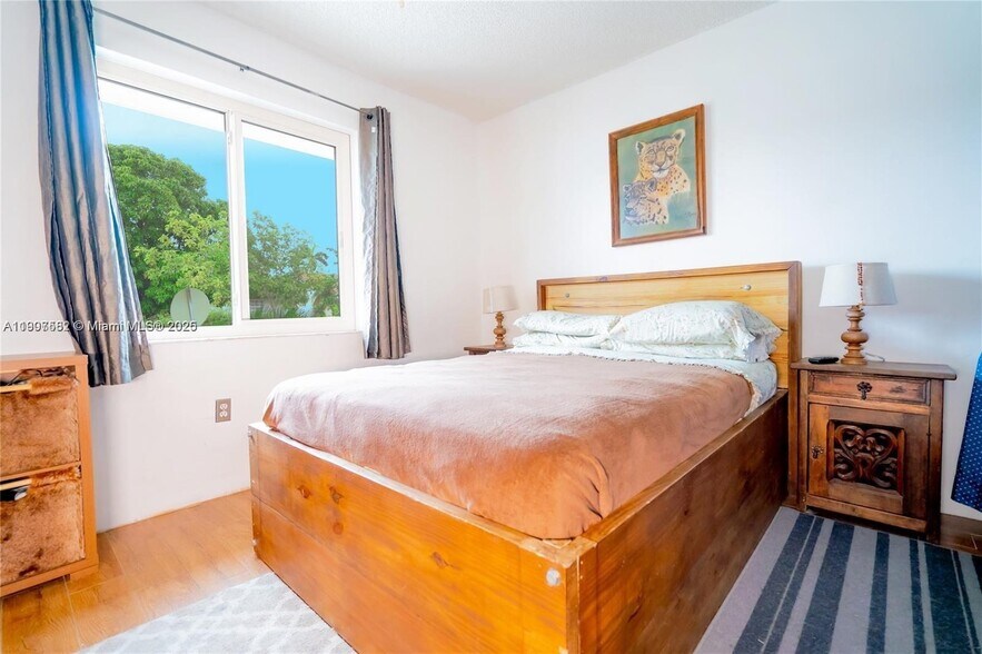 Building Photo - 8844 NW 113th St