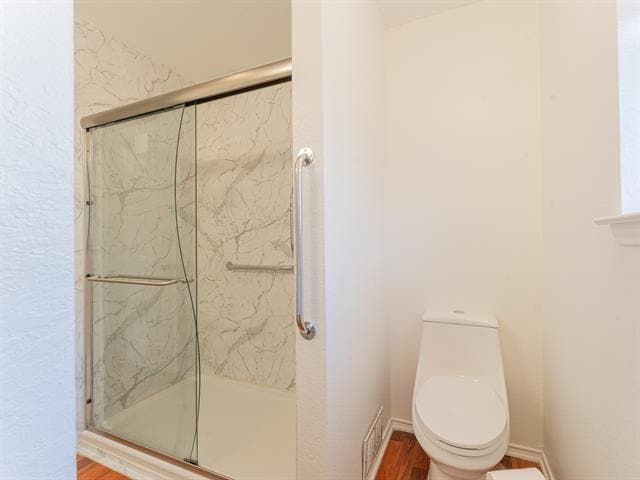 Building Photo - 513 Essex Pl