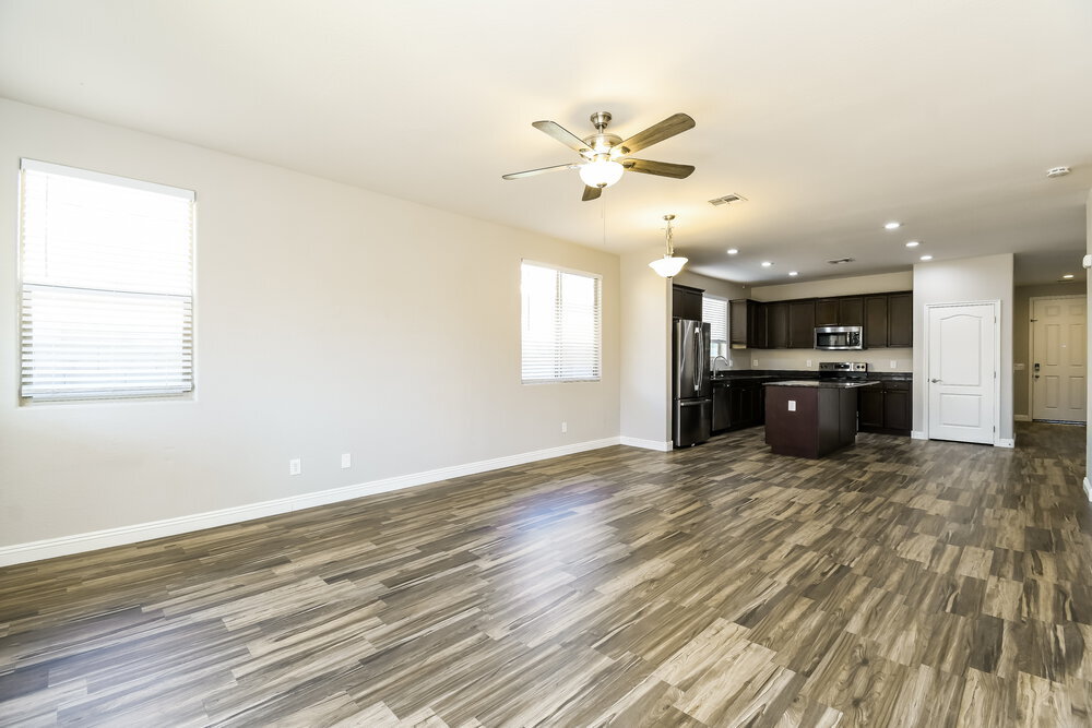 Building Photo - 1700 W Loemann Dr