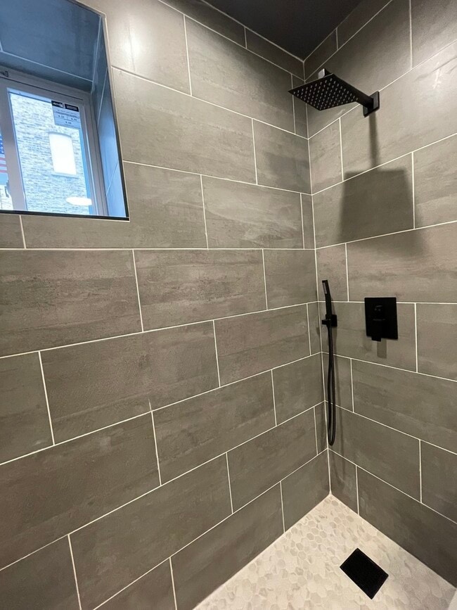 Building Photo - 1531 S Harding Ave