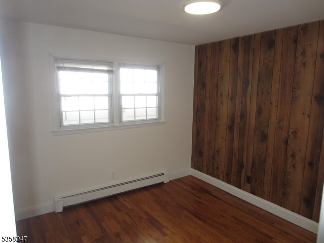Building Photo - 423 Leonhardt Dr