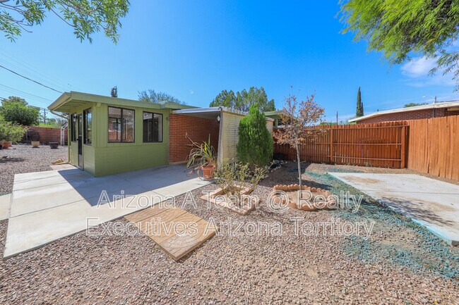 Building Photo - 7957 E 19th Pl