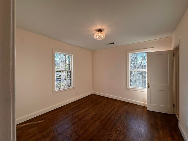 Building Photo - 2247 Vollintine Ave