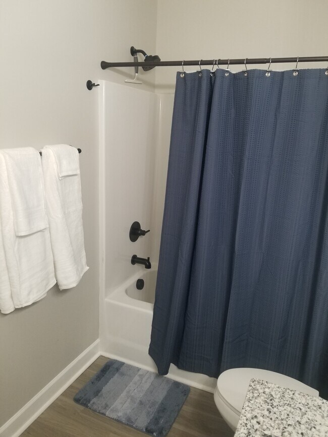 Building Photo - 13 Bigby St