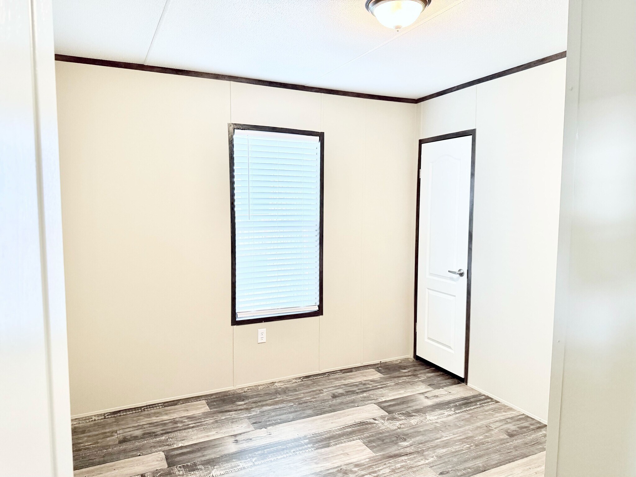 Building Photo - 117 Betty St