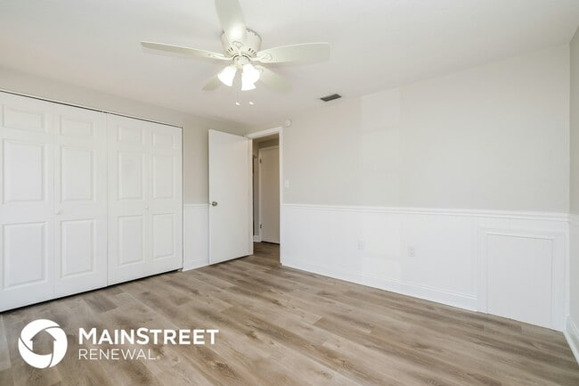 Building Photo - 9426 Legend Ln