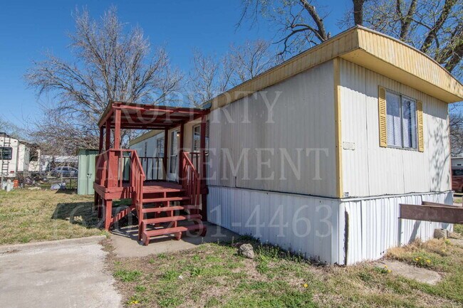 Building Photo - 2-Bedroom 1-Bathroom Home