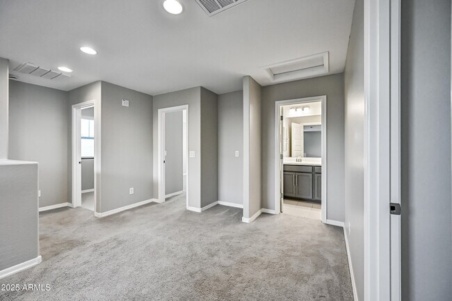 Building Photo - 3817 N 100th Dr