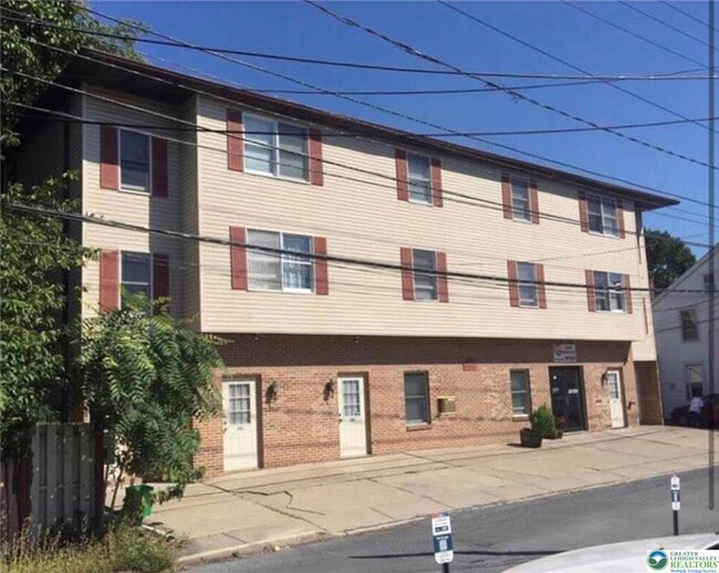 Primary Photo - 45 E Raspberry St