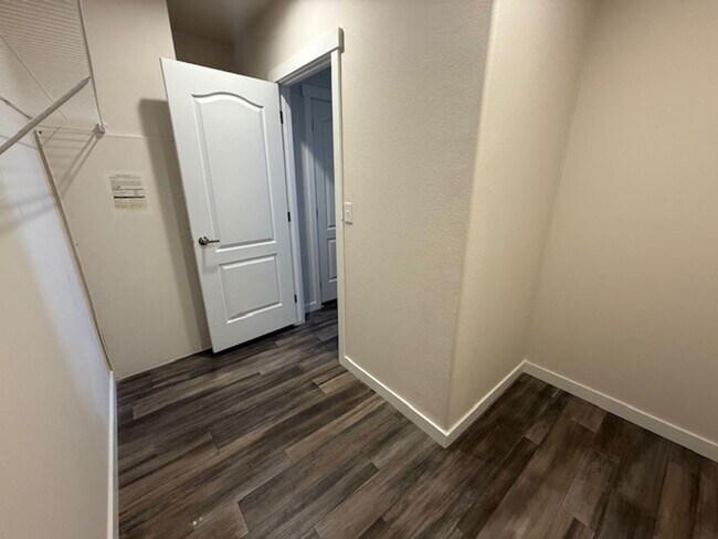 Building Photo - Brand New Manufactured Home on 1.5 Acres!