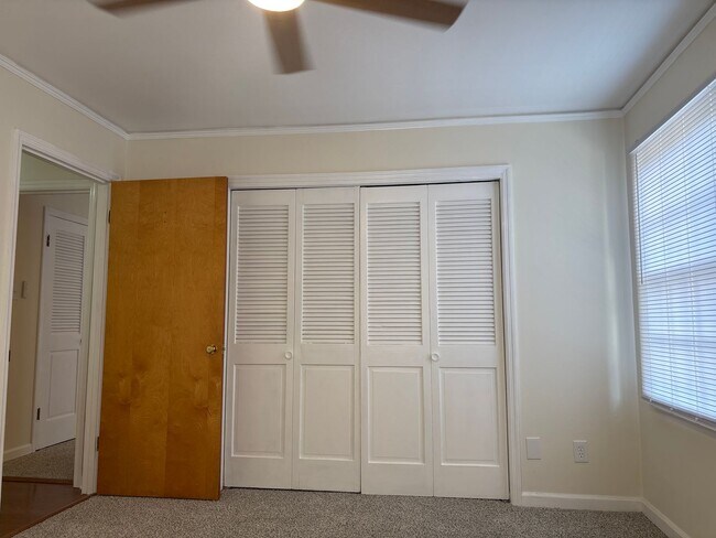 Building Photo - 3920 Meredith Dr