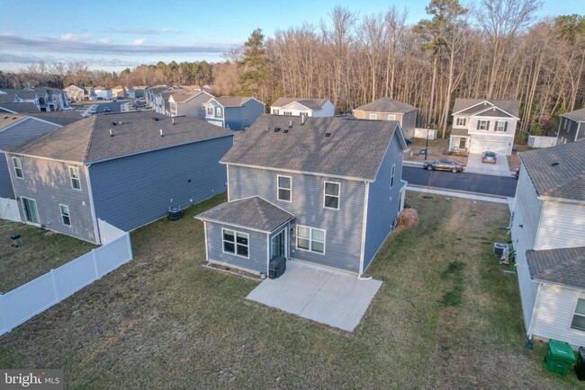 Building Photo - 124 Currant Cir