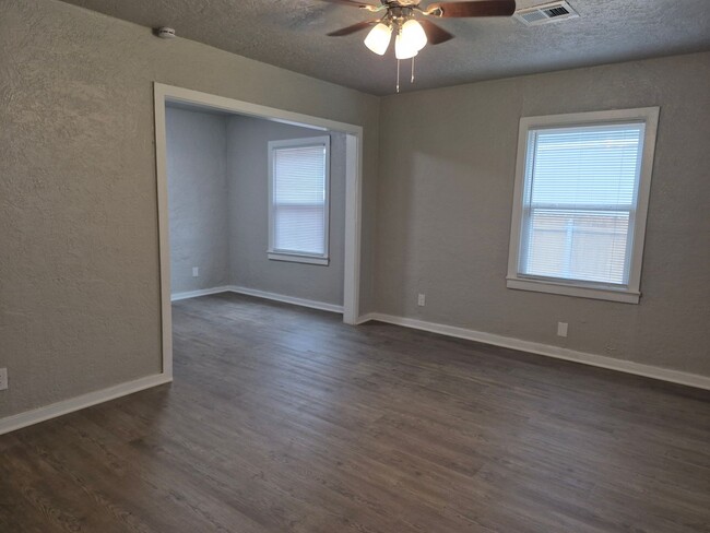 Building Photo - Newly updated Cottage style home in Lawton...