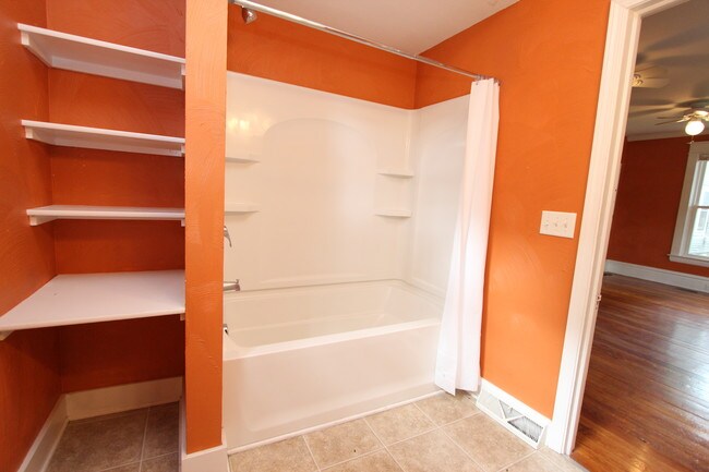 Building Photo - 1430 Sherman St SE