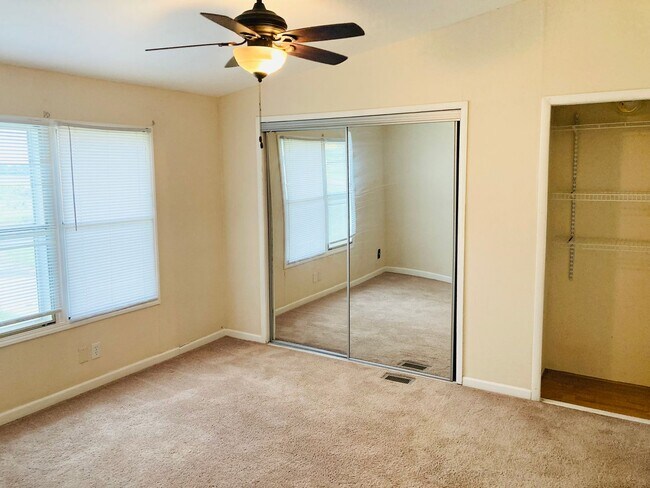 Building Photo - Great Home With Large Yard