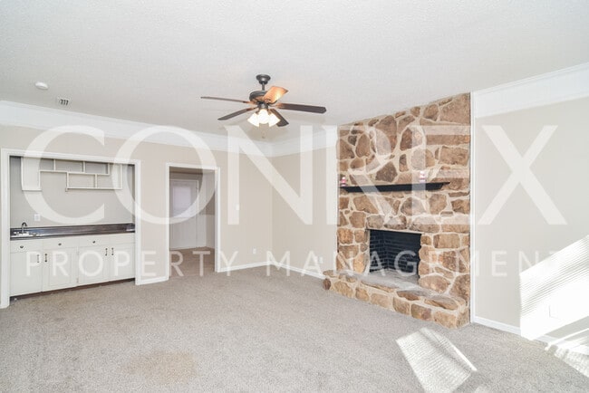 Building Photo - Beautiful Home in Point Mallard Estates