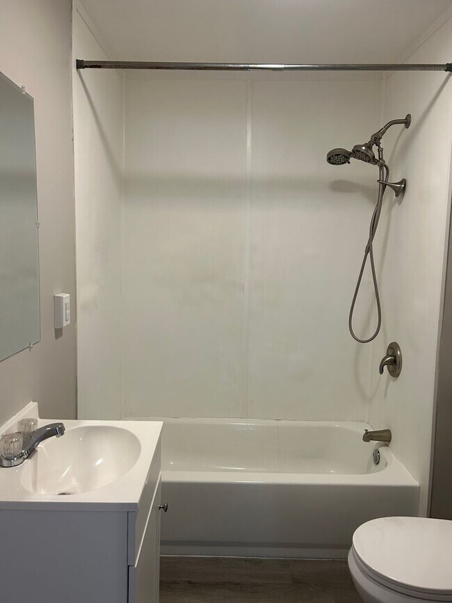 Building Photo - 401 Hannibal St