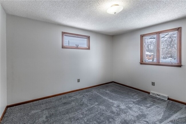 Building Photo - 194 Boncroft Dr