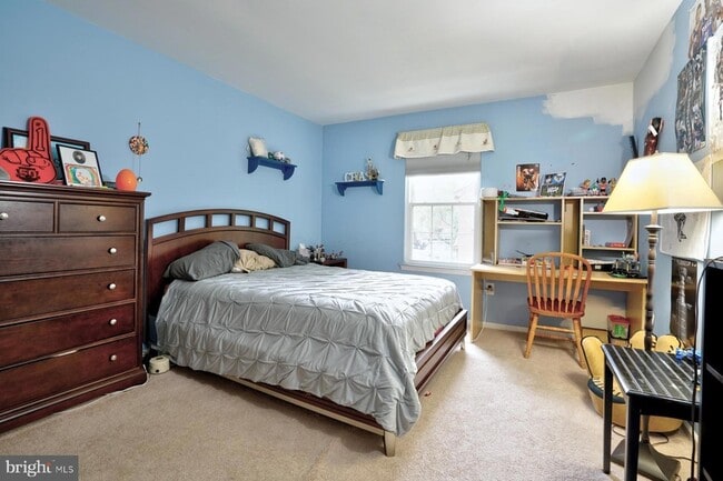 Building Photo - 111 Honey Locust Ct