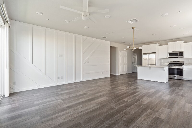 Building Photo - 1305 Swallowtail Dr