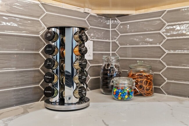 Building Photo - 1611 N 27th St