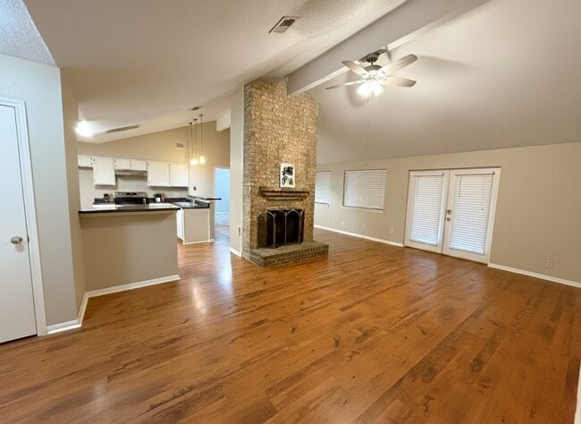 Building Photo - 1014 Stoneleigh Ct