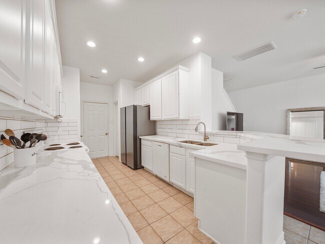 Building Photo - 78 Blue Creek Ct