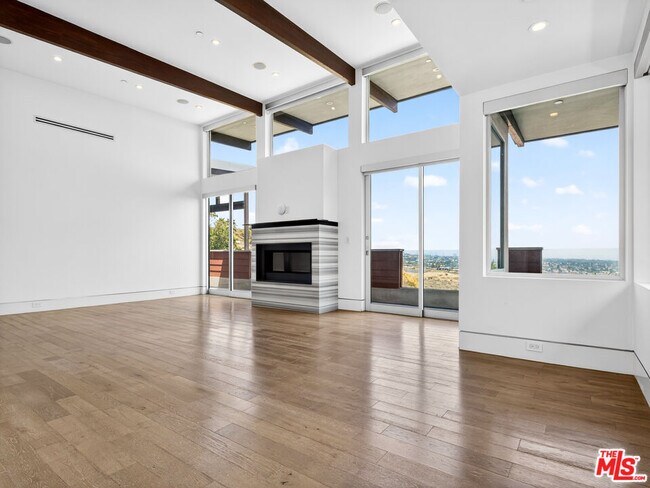 Building Photo - 770 Paseo Miramar
