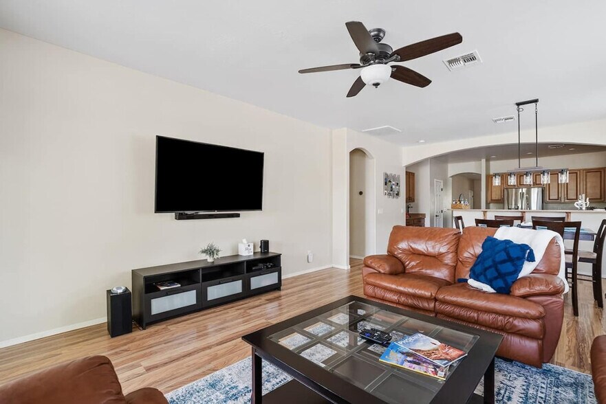 Building Photo - 488 E Diamond Trail