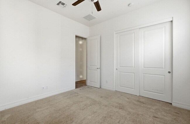 Building Photo - Gated Community Amazing ameneties