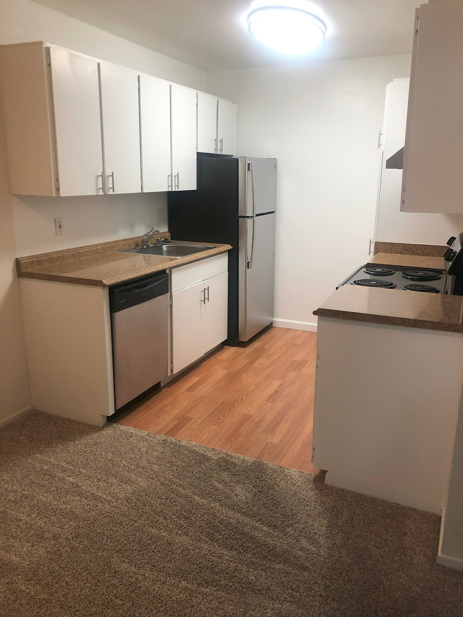 Building Photo - 100 Kinross Dr