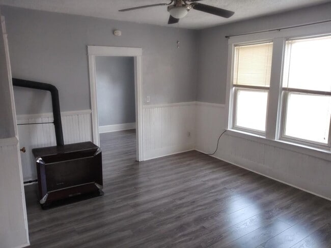 Building Photo - 48 Covell St