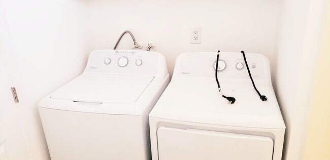 Building Photo - 6424 Mountain View St