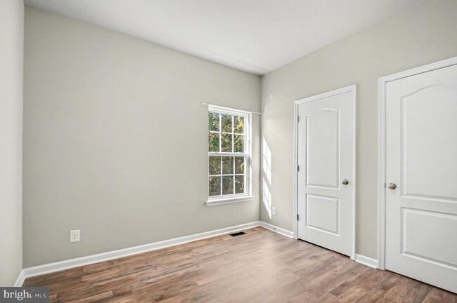 Building Photo - 8052 Buckthorne Run