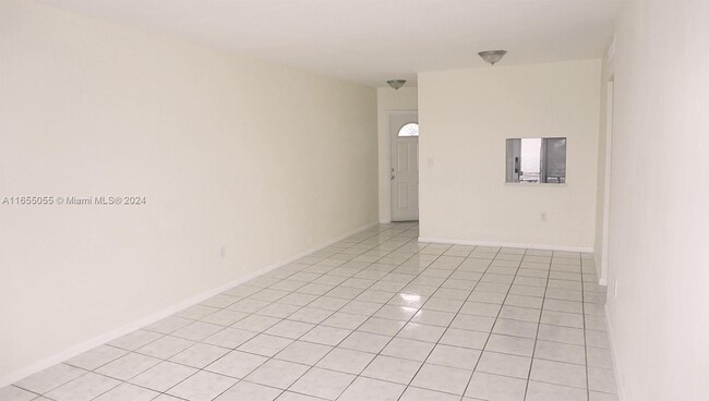 Building Photo - 1651 NE Miami Gardens Dr