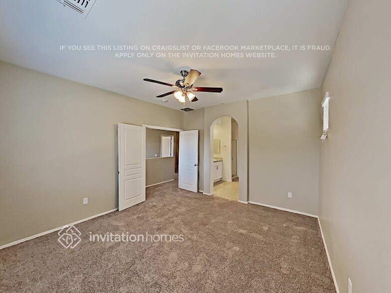 Building Photo - 9544 E Bramble Ave