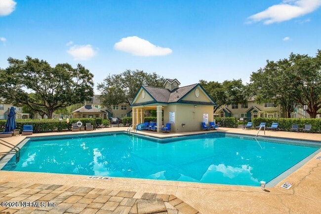 Building Photo - 13703 Richmond Park Dr N