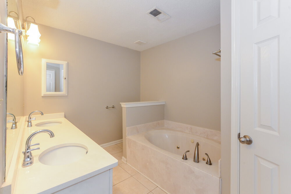 Building Photo - 9453 Bryant Trent Blvd