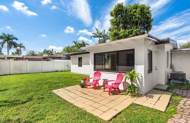 Building Photo - 1430 NE 16th Ave