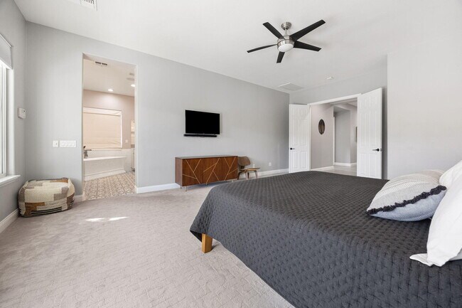 Building Photo - 49392 Hohokam River St