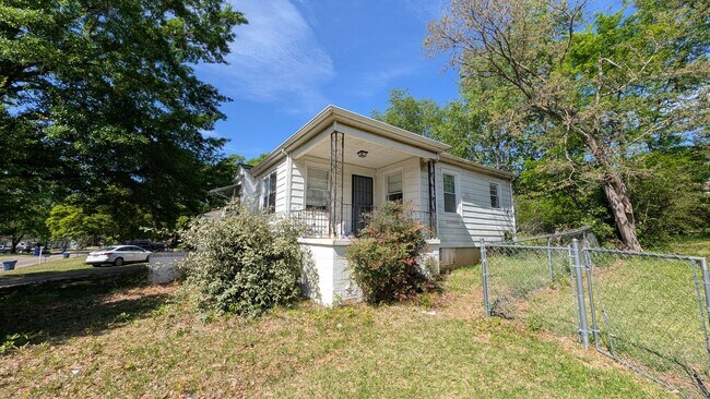 Building Photo - 336 McPherson Ave
